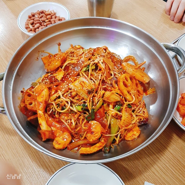  [맛따라]건대는 전통중경마라샹궈 3호점이 진또배기다.