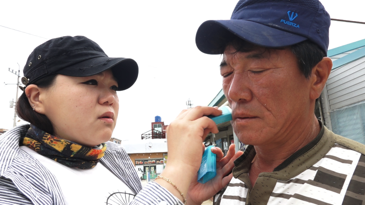  인간극장. 아픈 아버지와 매일같이 함께 뱃일을 나가며 노래하는 효녀 처녀 어부, 문지현 씨의 끝나지 않은 꿈. 방송 :6월 24일(월)~28일(금)=슈퍼파워블로거 김장운기자