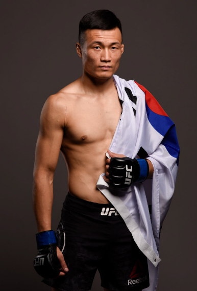  코리안 좀비 정찬성! 모이카노를 58초만에 TKO승으로 화려하게 복귀했습니다^^
