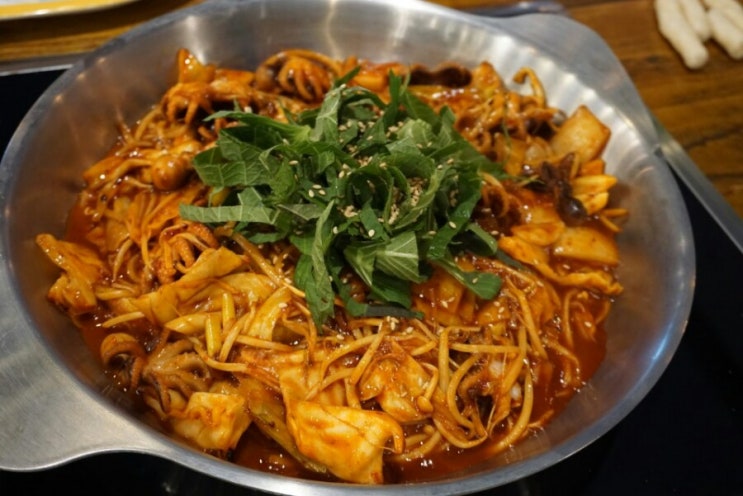 창원 쭈꾸미 샐러드바도 있는 롯데백화점맛집 엘레타 괜찮다