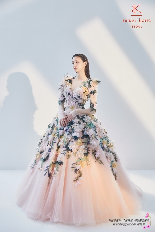  브라이덜공(Bridal Kong) 2019년 F/W 뉴컬렉션 화보를 소개해드려요^^