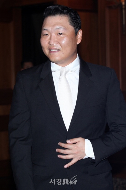"먼저 자리 떴다" 주장한 싸이, '성접대 의혹' 참고인 조사···경찰, 양현석 소환 검토 "먼저 자리 떴다" 주장한 싸이, '성접대 의혹' 참고인 조사···경찰, 양현석 소환 검토