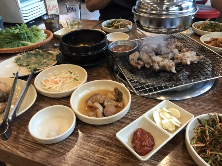  삼겹살은 화로구이로
