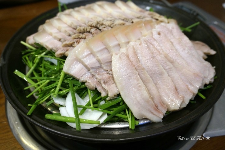  용인 신갈 맛집 메밀래 시원한 메밀 막국수와 항정보쌈 끝내줍니다
