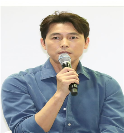  정우성 "책 출간, 난민에 대한 이해 강요하는 건 아니다"