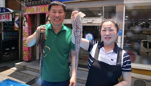 서민갑부 낙지부부 연매출 10억원 광주 하남 낙지마당 위치 가격