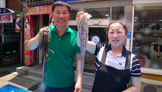  서민갑부 낙지부부 연매출 10억원 광주 하남 낙지마당 위치 가격
