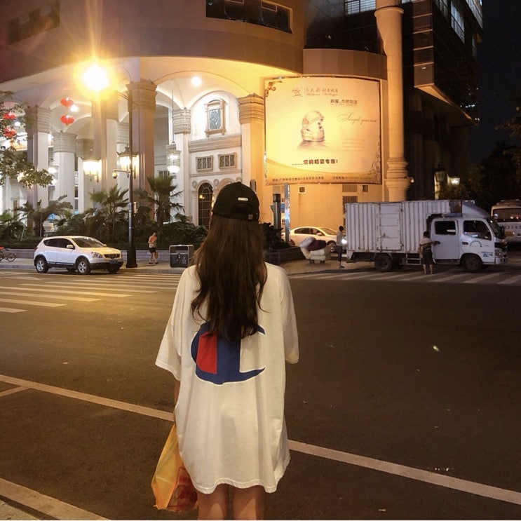  내일 공구마켓 한번 갈까요? 여행 문신 박스티+레깅스+컬러풀 캡모자 진행해볼게요!!