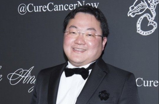  조로우, '정마담 인솔' 업소여성들과 초호화 여행…"헬기타고 명품 선물"