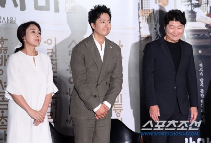 '나랏말싸미' 전미선 "송강호X박해일, '살인의추억' 이후 16년만에 재회" '나랏말싸미' 전미선 "송강호X박해일, '살인의추억' 이후 16년만에 재회"