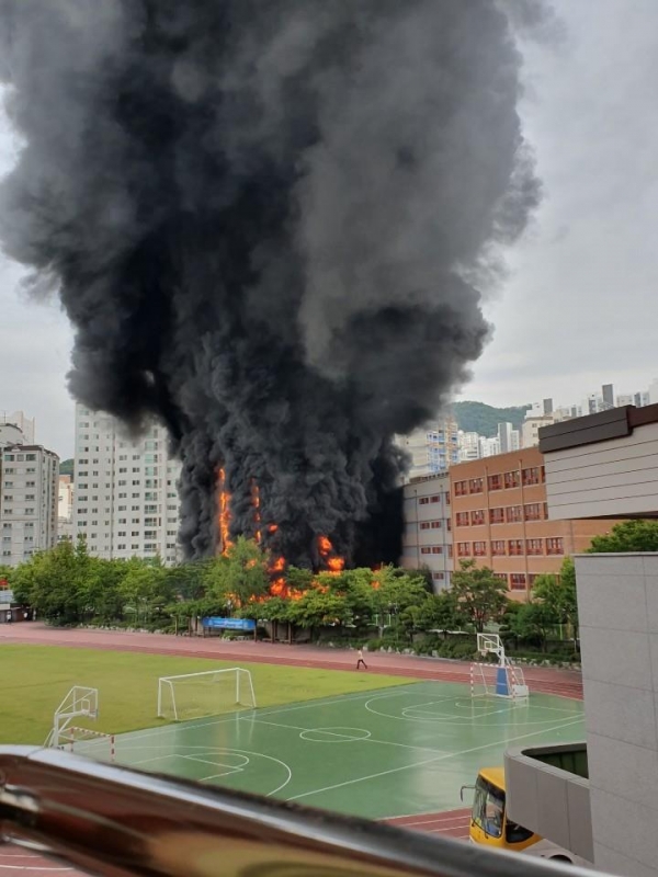 은평구 은평초등학교서 화재…진화중 - 포커스데일리 은평구 은평초등학교서 화재…진화중 - 포커스데일리