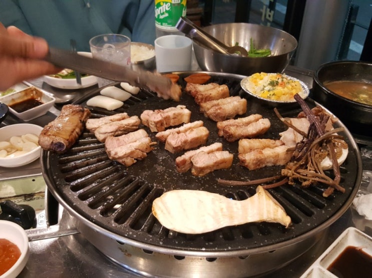  [광주 두암동 맛집] 고깃집 '장작패는 돼지'에서 삼겹살 편하게 먹고왔당!