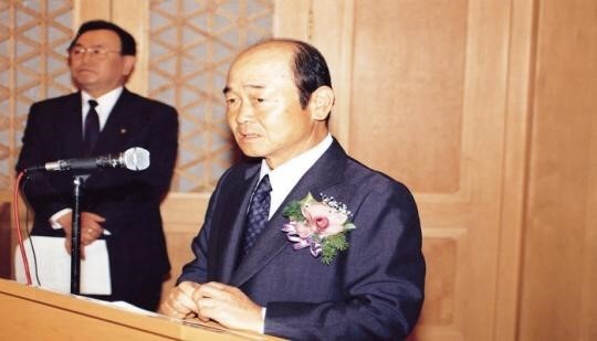  윤덕병 별세 재산기부