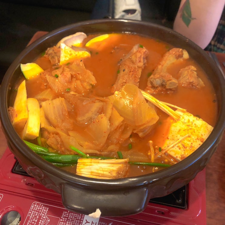  이제서야 가봤다! 맛있는녀석들 응암동 등갈비김치찜 "빅토리아"