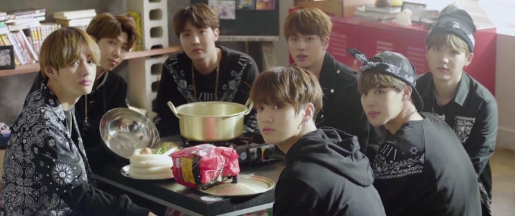  [BTS WORLD] 기다리고 기다리던 게임 출시일 c