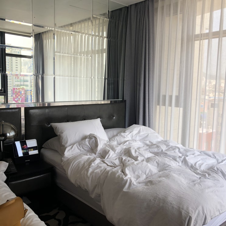  부산 광안리 도끼호텔 X 베스트 루이스 해밀턴 호텔