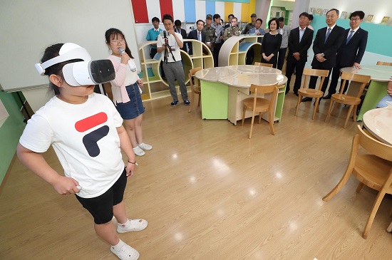  KT, 대성동마을에 5G 빌리지 개소…비무장지대에 5G 구축
