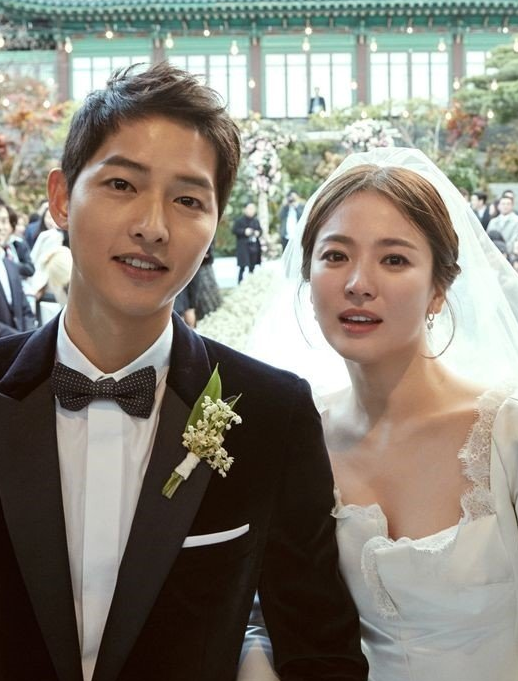  송중기는 끼고, 송혜교는 안 꼈던 '결혼반지' 불화설은 사실?