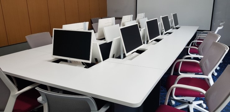 장애인기업 사무용가구-   한국정보통신진흥협회에  일체형 PC  스마트오토 책상   납품 완료 -예림컴퍼니