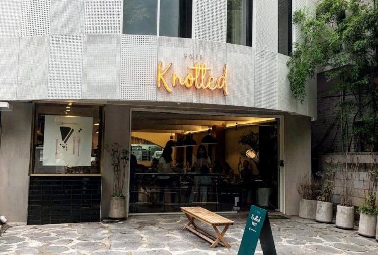  생방송투데이! 하루 천개 판매 도넛 골목빵집 "카페노티드"