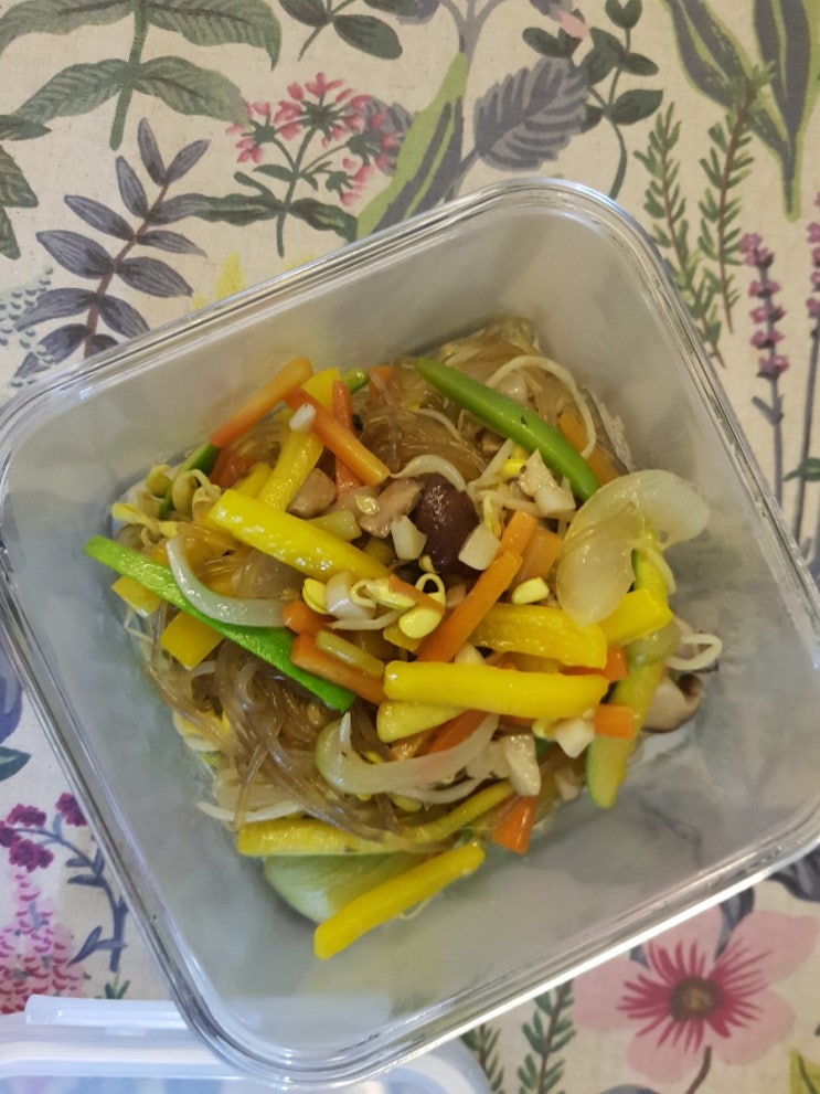  맛있는 일상 / 과일모닝, 비건김밥, 떡볶이, 콩나물잡채, 콩나물무침