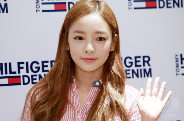  일본 활동을 시작한 구하라, 생방송 도중 속옷이 노출되는 사고에도 굴하지 않고 끝까지 무대를 마무리 (가수 생활 11년의 내공인가...)
