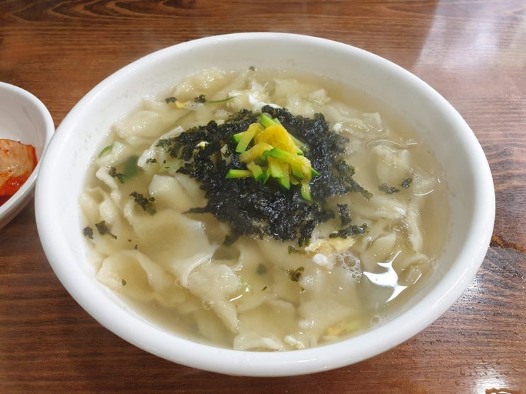  별미 잔치국수-슴슴한 국물, 정말 반죽 좋은 수제비 맛집