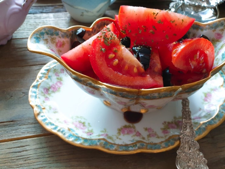  토마토발사믹샐러드
