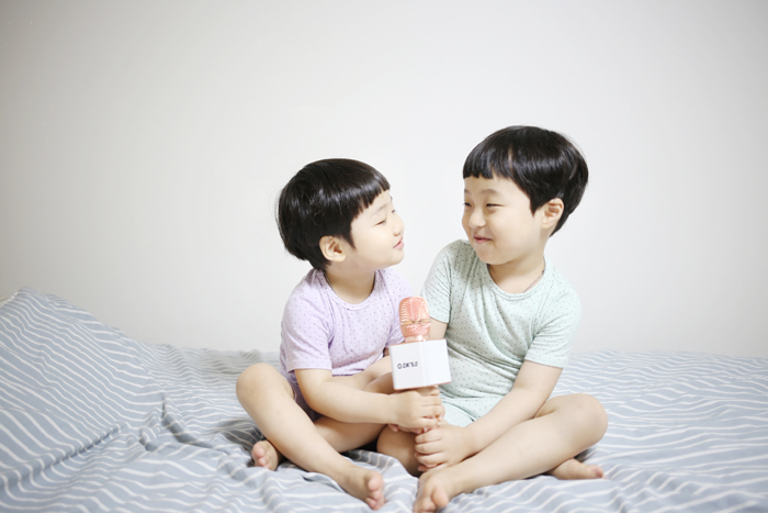  직감 Q9 블루투스마이크_ 혼코노/노래방마이크/권브로신남