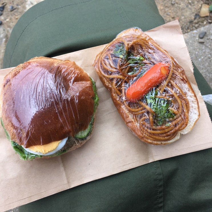  대마도 야끼소바빵, 히타카츠 포에무빵집(パンのポエム, Bakery Poemu)