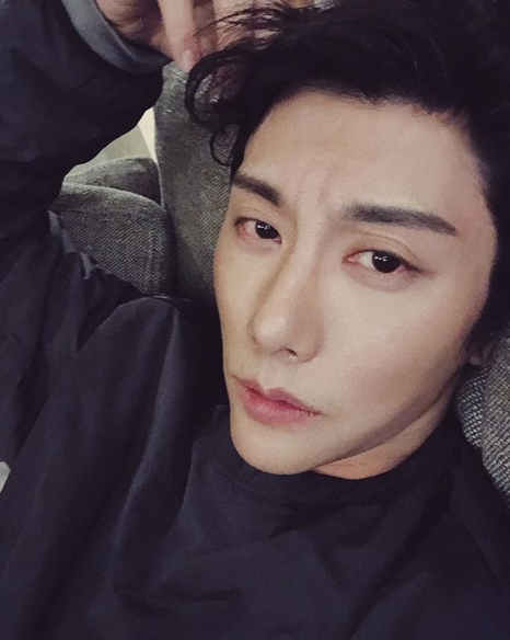  박효신, 전속계약 사기 혐의로 피소 돼
