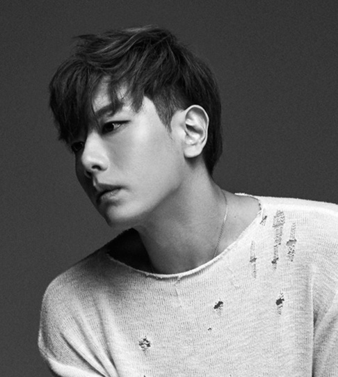  박효신, 전속계약 미끼 4억원 대 사기 혐의로 피소