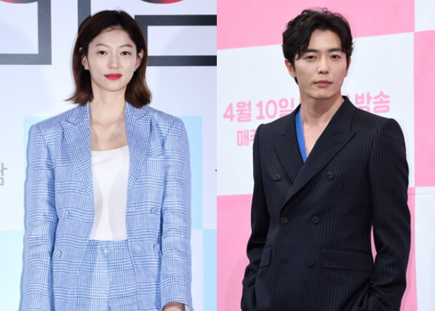  배우 이엘, 반지 사진으로 김재욱과 열애설 진실은?