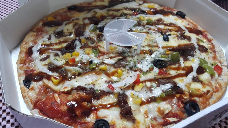  칠곡 피자 맛집 빅짜에서 러브세트 포장해왔어요.