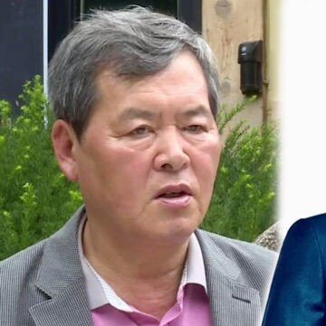 송중기 아버지 생가에 송혜교 사진 치운듯 보여 송중기 아버지 생가에 송혜교 사진 치운듯 보여