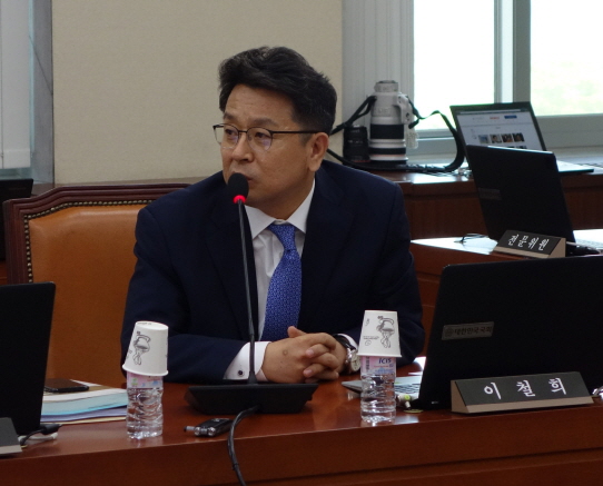  국회의원연구단체‘따뜻한 미래를 위한 정치기획’독일모델 토론회 개최-28일 오전 10시~12시 국회의원회관 2층 제1세미나실에서 이철희･추혜선･채이배 의원 공동대표, 독일 정치모델 작동 원리와 한국정치 시사점 다뤄[e조은뉴스/조순익 기자]  