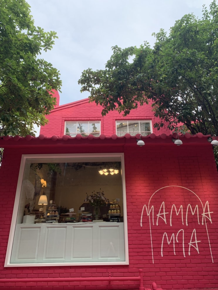  압구정로데오 신사동 카페 : 맘마미아 MAMMAMIA