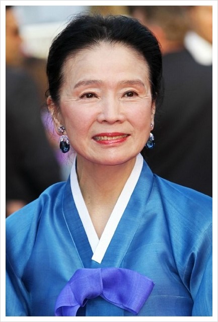  윤정희 배우님의 영원한 한복 사랑~