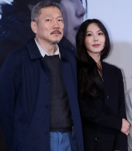 홍상수, '김민희 위한' 이혼 포기..."혼인생활 끝, 다시 확인 받겠다" 홍상수, '김민희 위한' 이혼 포기..."혼인생활 끝, 다시 확인 받겠다"