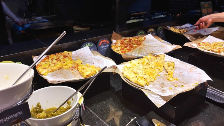  [신촌 맛집] 다양한 피자와 샐러드바를 즐길 수 있는 피자 뷔페 맛집 "피자몰 신촌점"
