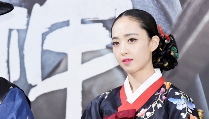  꼭 보셔야할 동안피부 김민정씨 피부 비결이래요 ^^