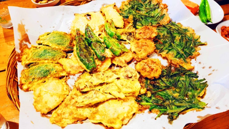  구로디지털단지(구디) 맛집 술집 전집! 육전 육회 모듬전에 막걸리까지~ <춘자싸롱>