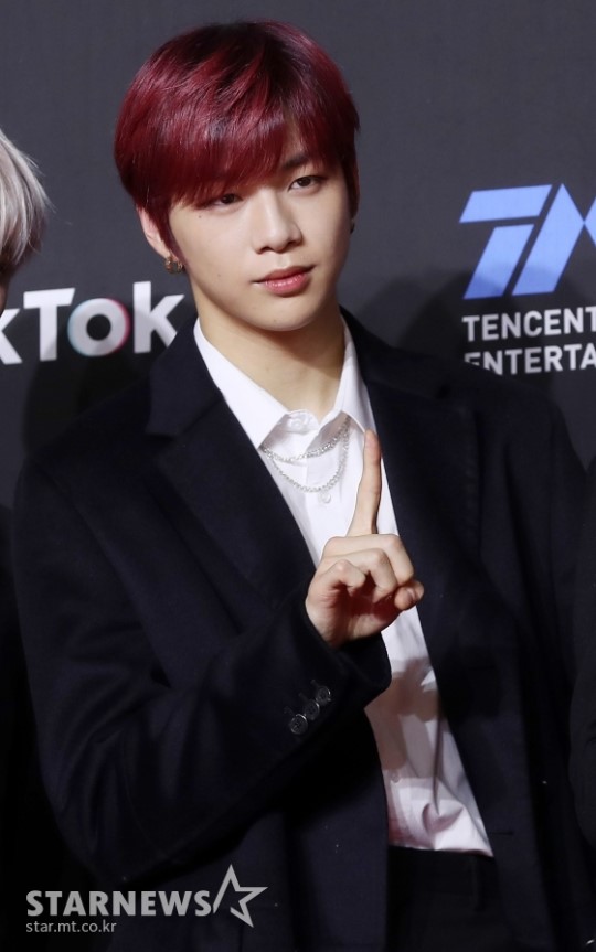 '7월 컴백' 강다니엘, 해외 안무가 투입..퍼포먼스 기대 '7월 컴백' 강다니엘, 해외 안무가 투입..퍼포먼스 기대