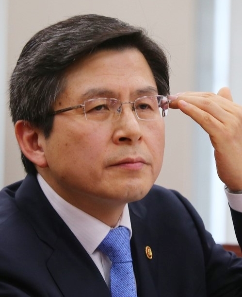  황교안의 헤어스타일은 왜 가발처럼 보였을까? 황교안 대표의 패션 분석, 정연아의 폴리뉴스 칼럼