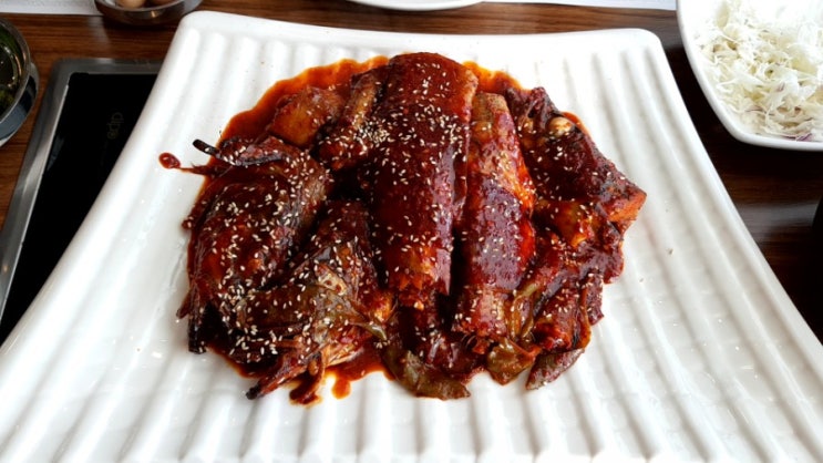  오늘도 어찌 어찌 이영자 전참시 개성집 명태조림 입니다. 덕후 반열에 오를 듯합니다.