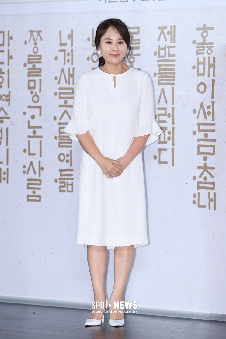  전미선, 전주 호텔서 숨진채 발견…소속사 “상황 파악 중”