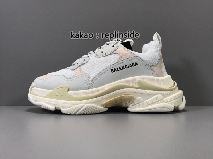  발렌시아가 19ss 트리플s 화이트 리뷰...