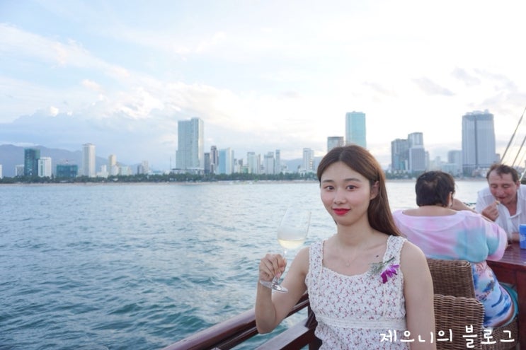  나트랑 여행 선셋크루즈 일몰 시간, 야경 아름다워 + 디너 맛있어요
