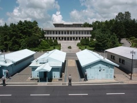  북미 관계를 비가역적 평화관계로 이끌 '북미 정상 판문점 회동', 종전선언 66년 만: 상징 이상의 의미