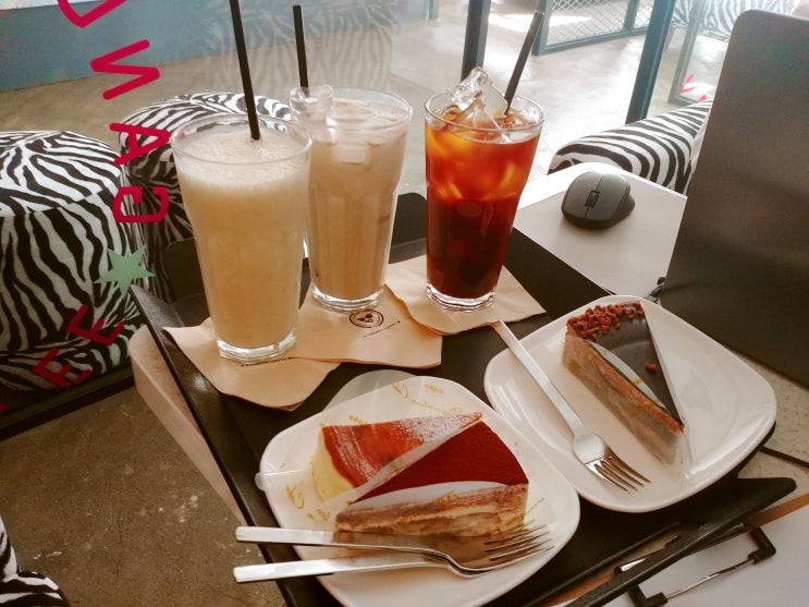 동성로 반월당룸카페::강남커피<케익무료!>가성비 좋은 케익&커피!